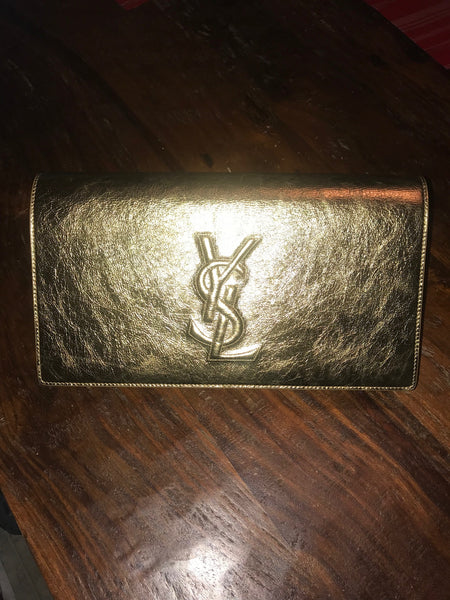 Yves Saint Laurent YSL Gold Metallic Leather Belle de Jour Clutch Bag Golden  ref.166270 - Joli Closet