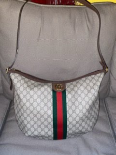 Large Gucci shoulder bag